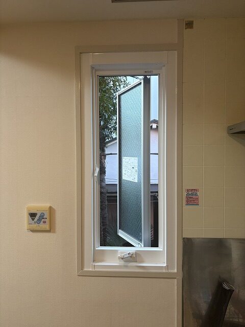 板橋区リノベーション　賃貸マンション　サッシ　二重サッシ　窓　カバー工法